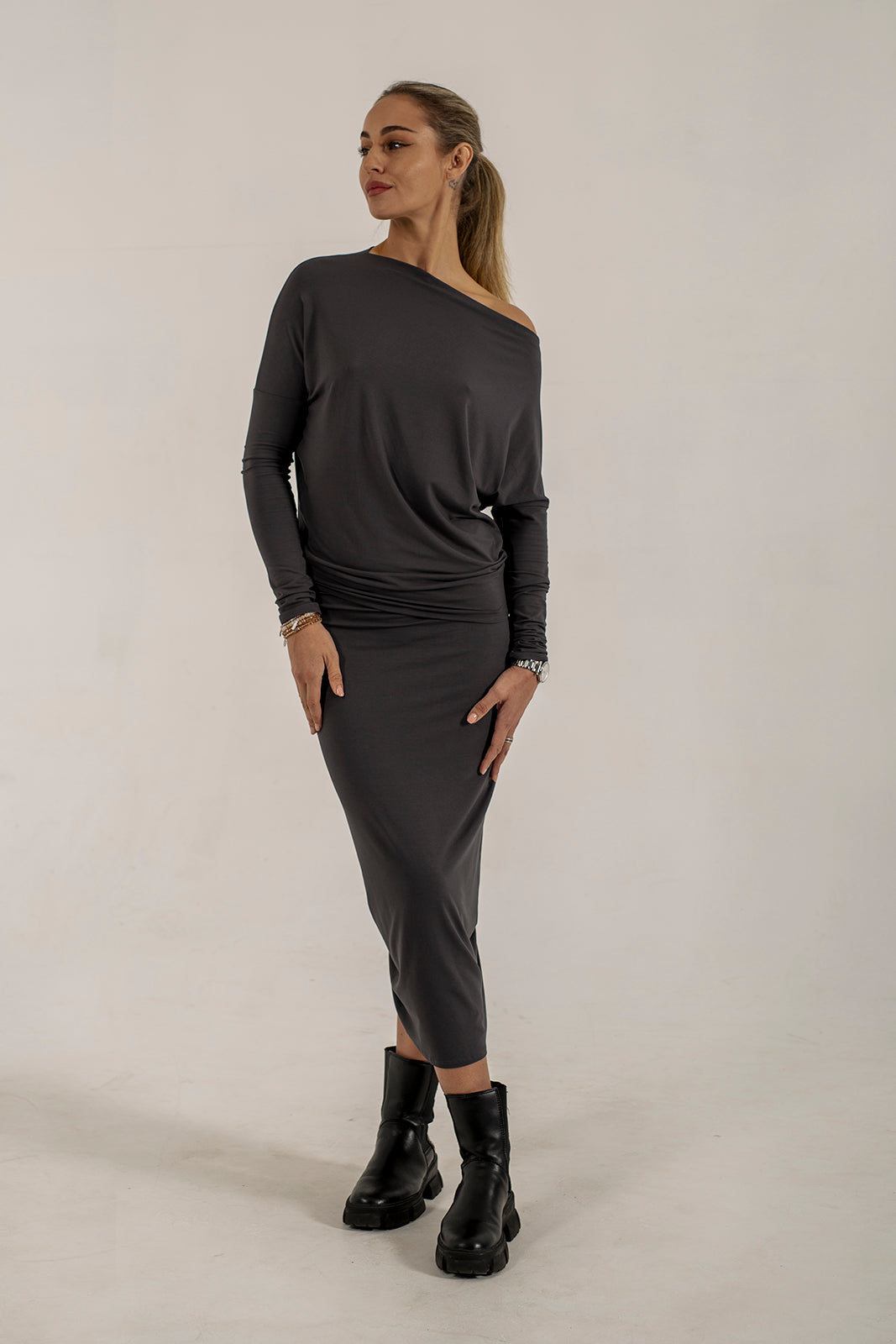 Abbe Viscose Jersey Asymetrical top (lead)
