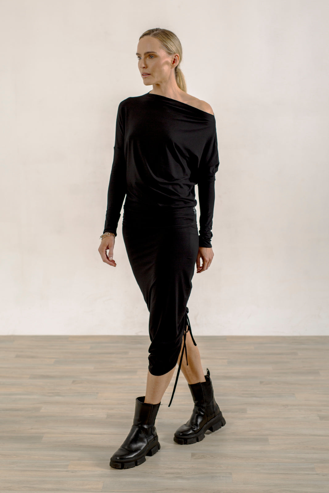 Abbe Viscose Jersey Asymetrical top (black)