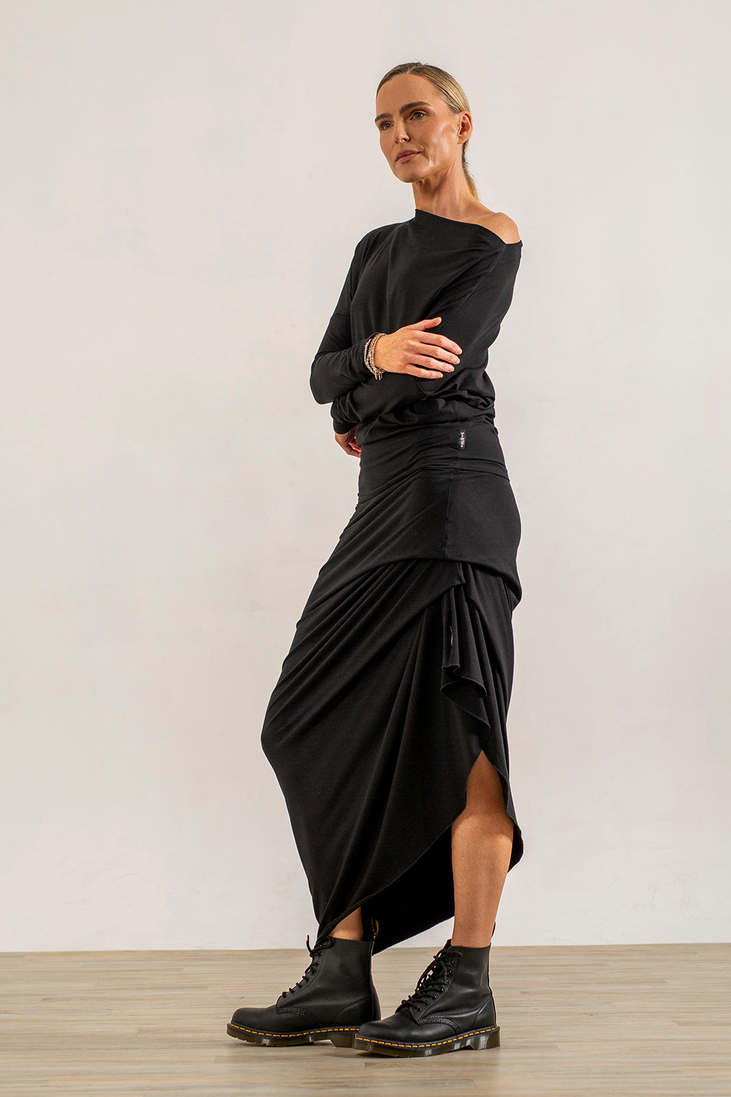 Abbe Viscose Jersey Asymetrical top (black)