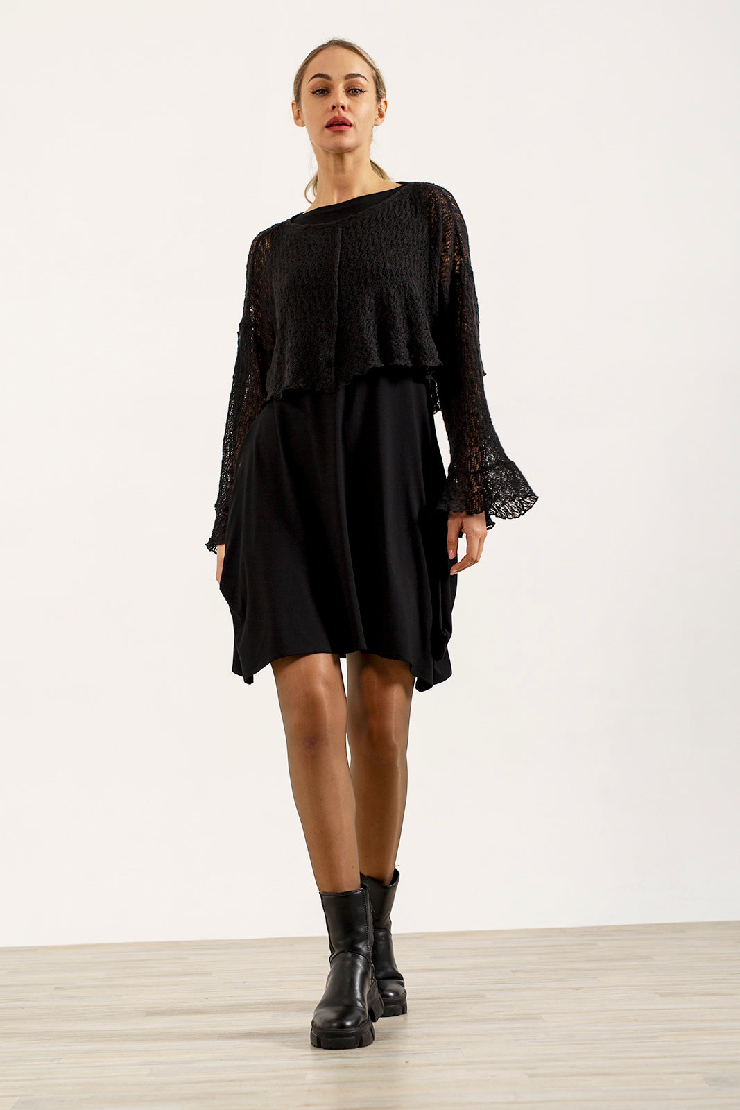 Alina Italian Wool crop jumper ( black)