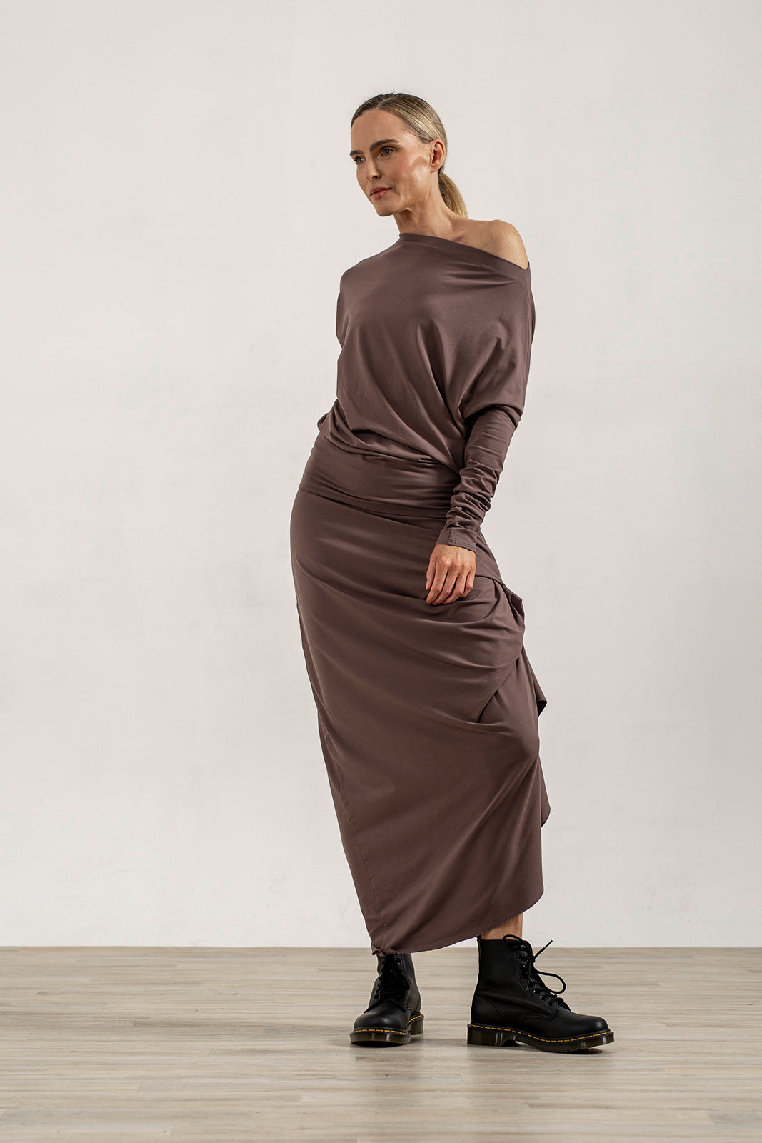 Abbe Viscose Jersey Asymetrical top (Mink)