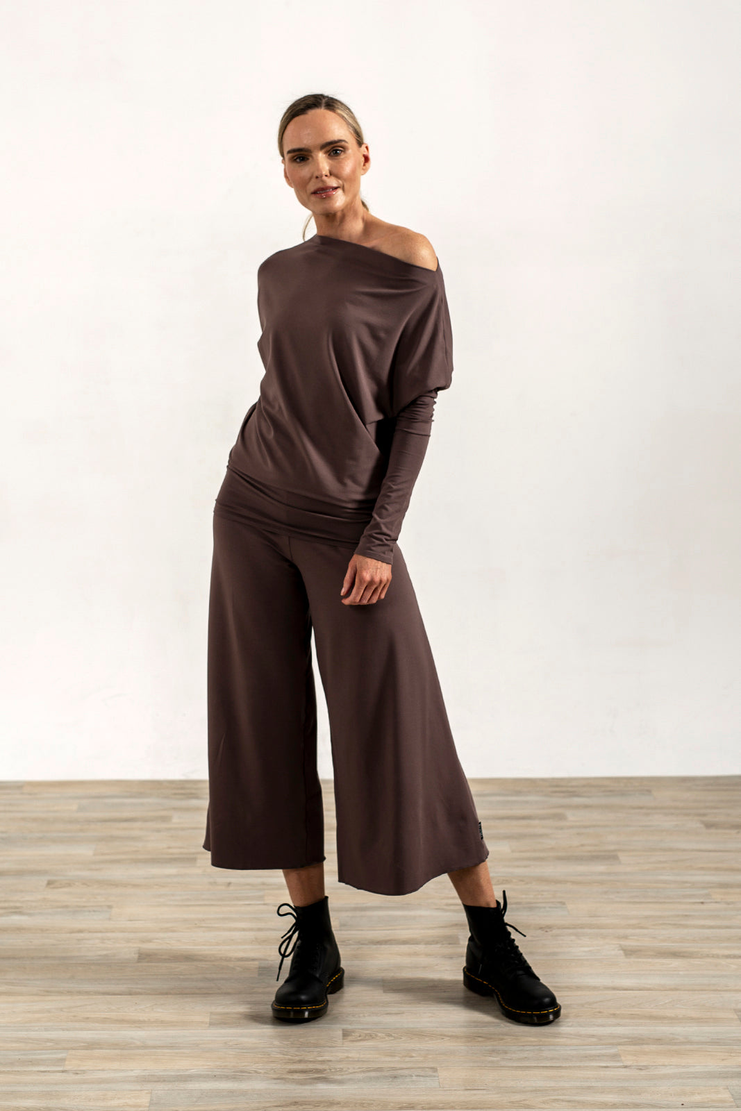 Ellen Viscose Jersey Crop Palazzos (Mink)